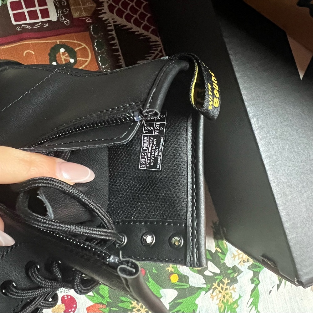 Dr martens girls shoe - Picture 8 of 8